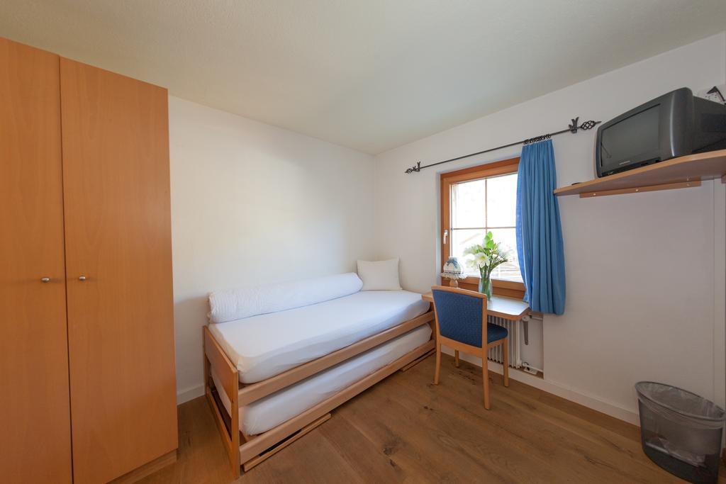 Familienhotel Alpina Бріґельс Екстер'єр фото