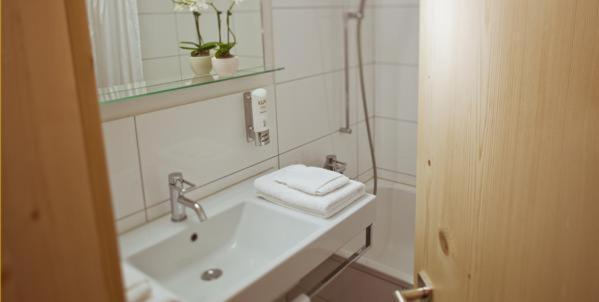 Familienhotel Alpina Бріґельс Екстер'єр фото